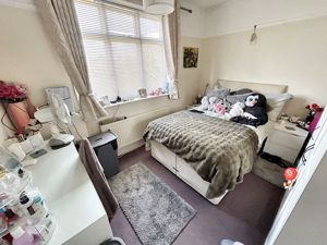 Bedroom- click for photo gallery